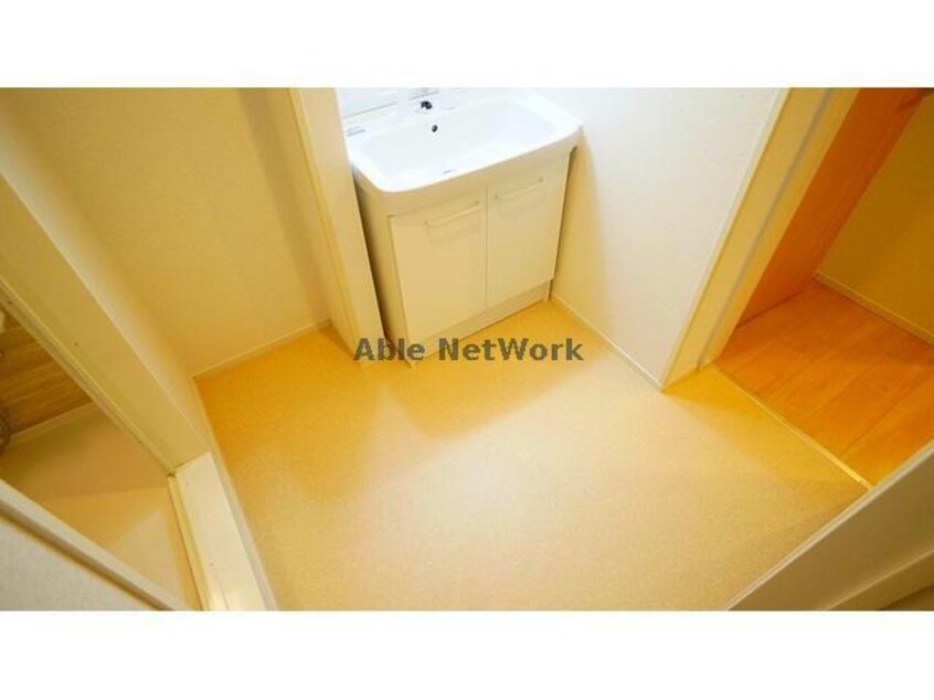  グリシーヌ　(八幡)