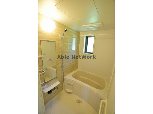  グリシーヌ　(八幡)