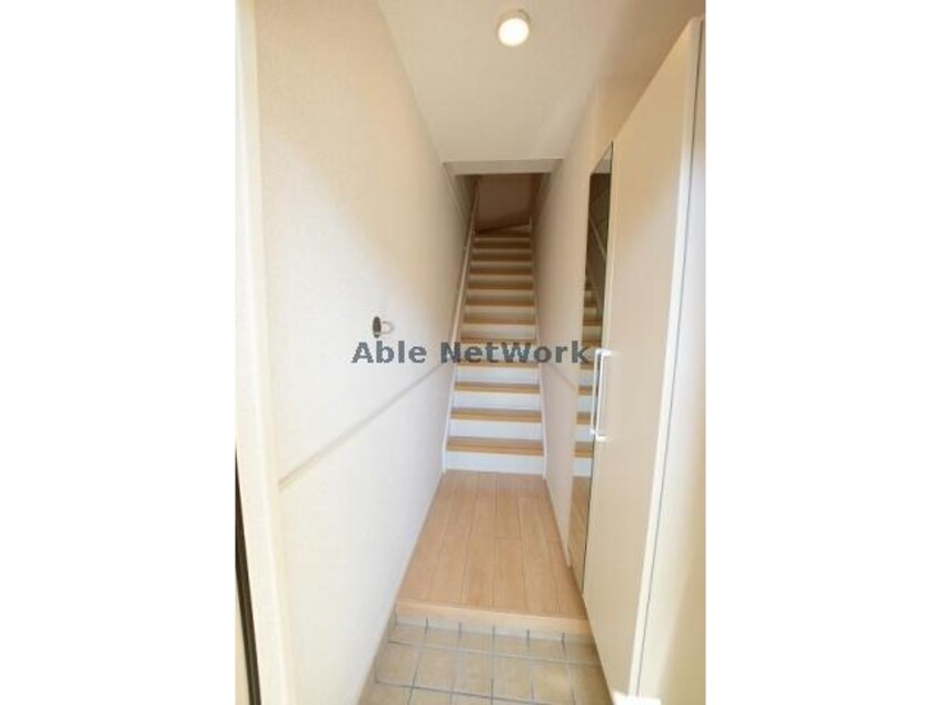  グリシーヌ　(八幡)