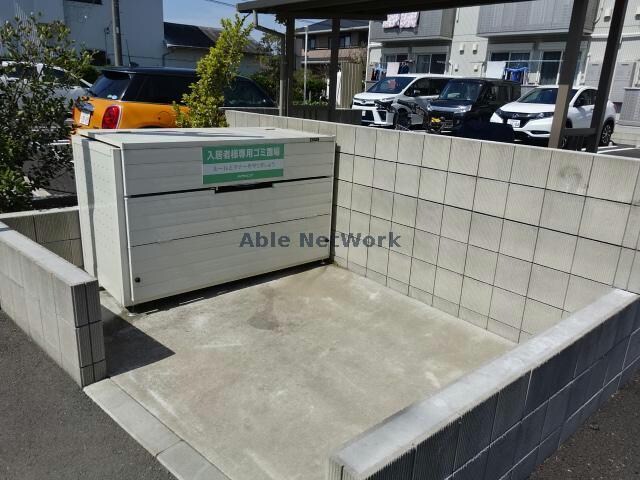  内房線/八幡宿駅 車移動　8分3.8km 2階 築6年