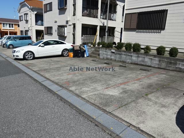  内房線/君津駅 車移動　9分3.4km 1階 築32年