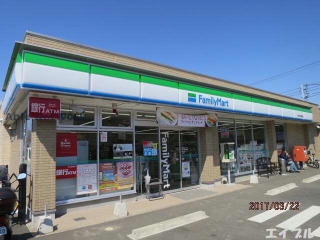 ファミリーマート市原五井中央西店(コンビニ)まで647m エルシオン京葉