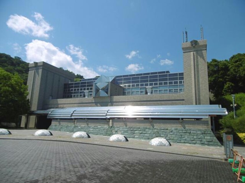 徳島県立図書館(図書館)まで582m フィール　ファインＣ