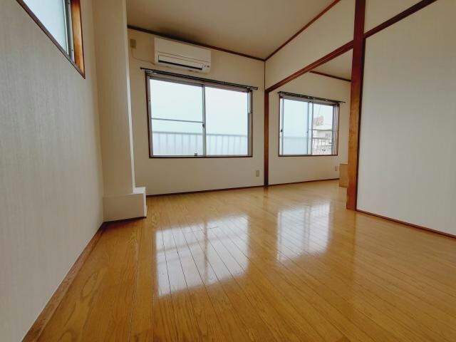  トレゾール中央通り