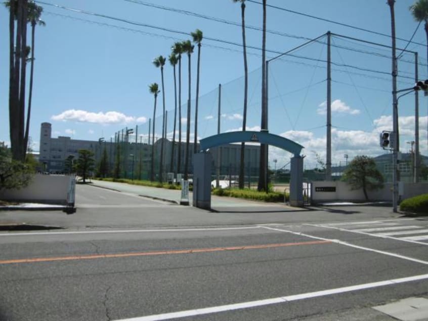 徳島市立高校(高等学校/高等専門学校)まで943m 徳島線/徳島駅 徒歩48分 3階 築48年