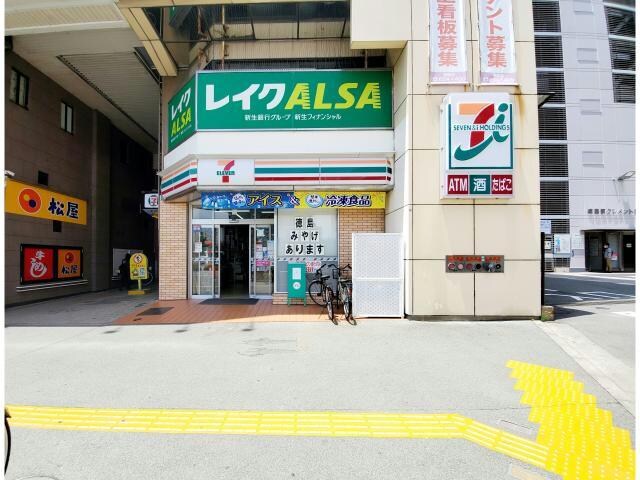セブンイレブンJR徳島駅前店(コンビニ)まで692m ラ・リュンヌ・ドール