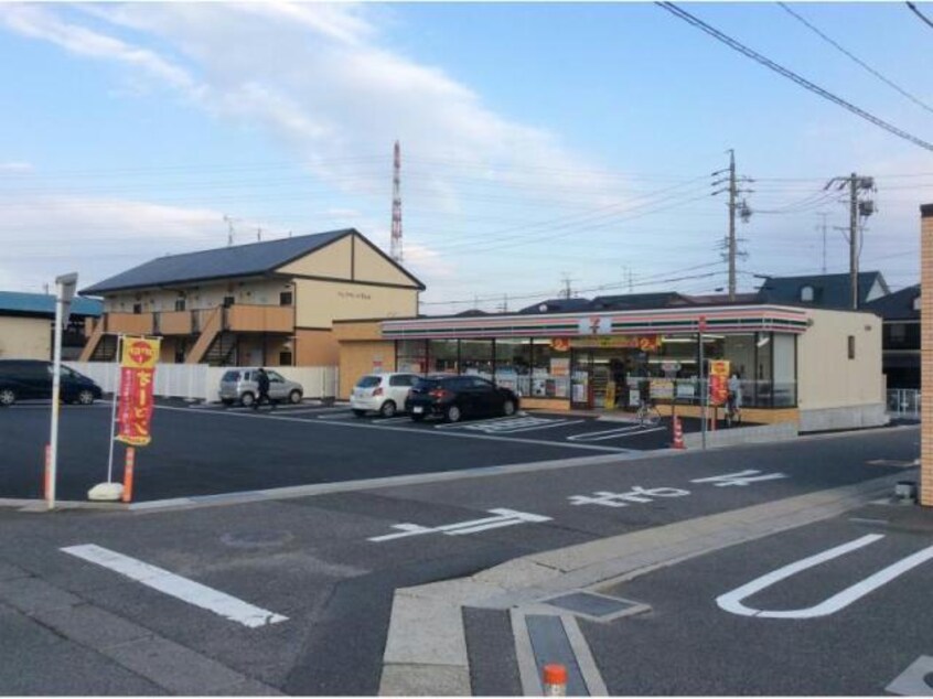 セブンイレブン春日井篠木町1丁目店(コンビニ)まで121m ドミール梅ヶ坪