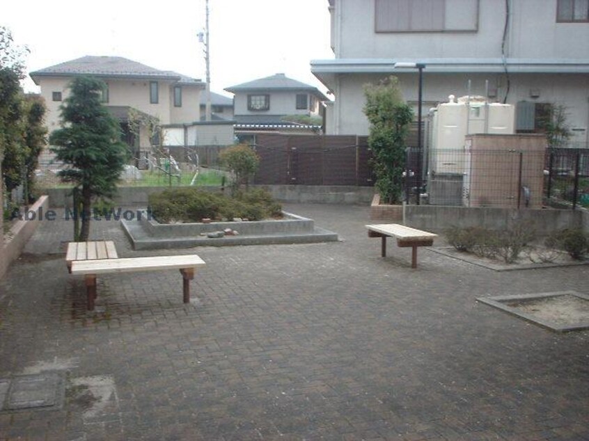遊び場 荒子ビル