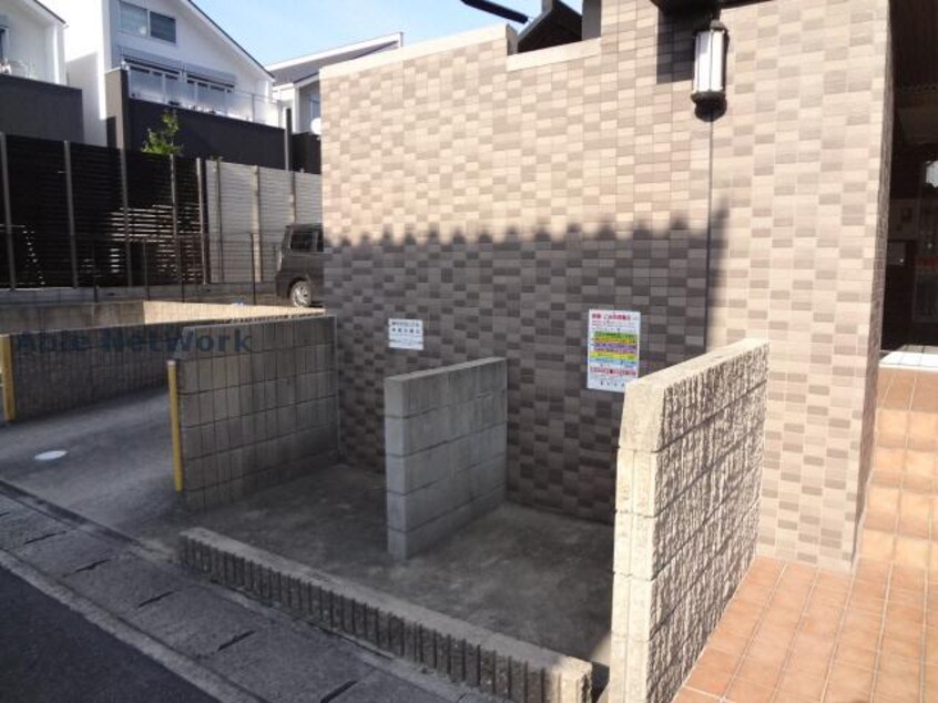 ごみ置場 Granville