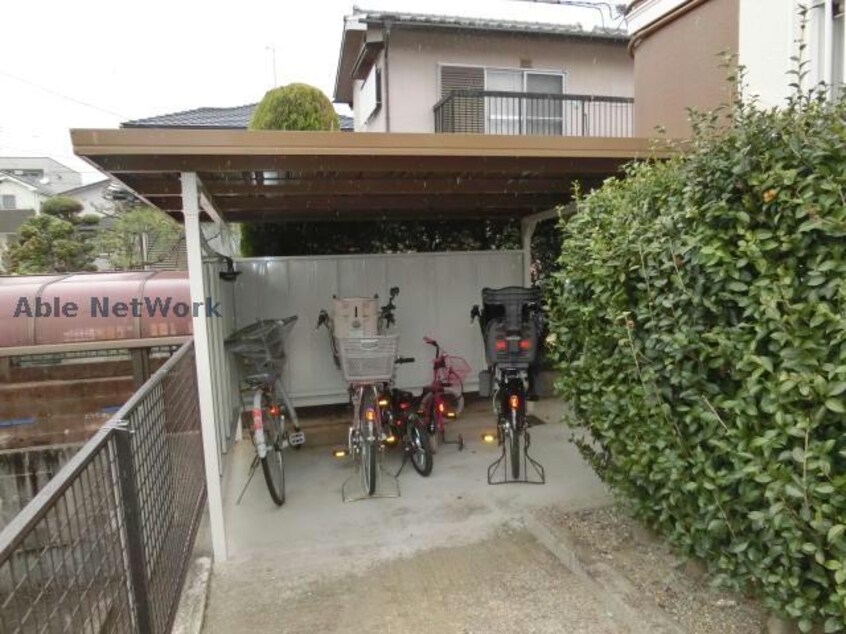 駐輪場 ファミール岩成