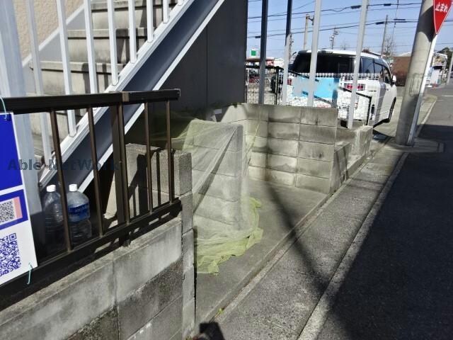 ゴミ置き場 ロイヤル足立