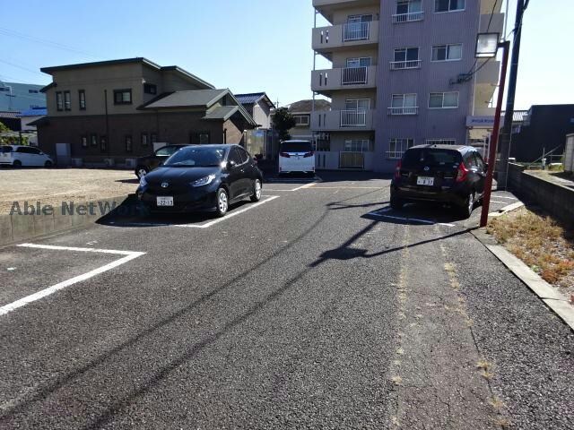 敷地内駐車場 アイリスマンション