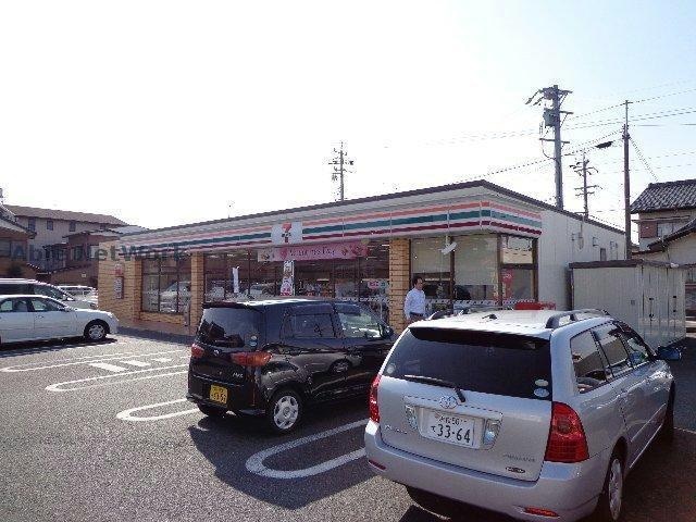 セブンイレブン春日井八光町4丁目店(コンビニ)まで569m 第２小林ビル