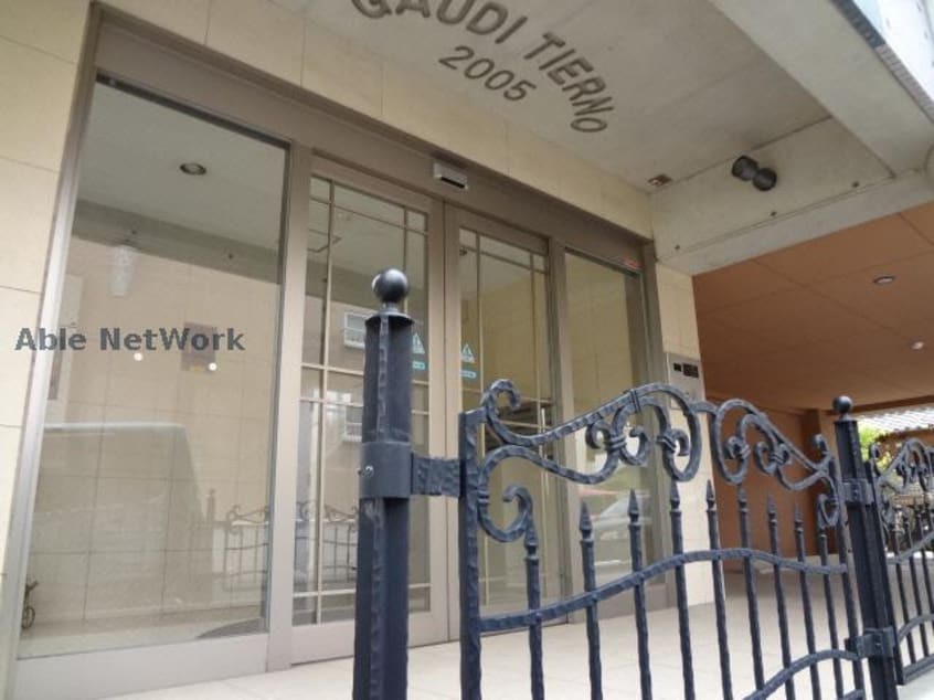 エントランス ガウディティエルノ