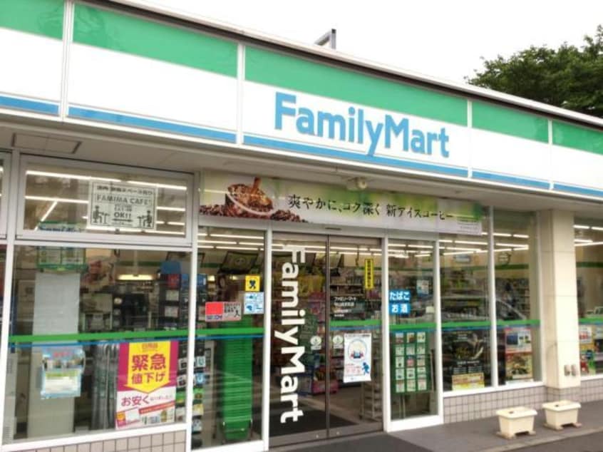 ファミリーマート守山森宮町店(コンビニ)まで698m リバーサイド　愛