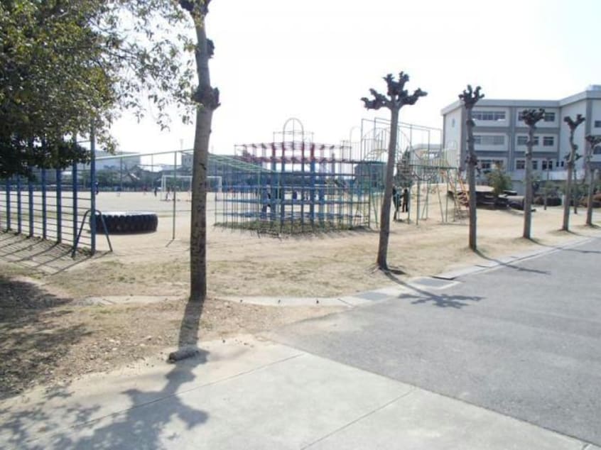 春日井市立鳥居松小学校(小学校)まで499m メゾンブランシュ