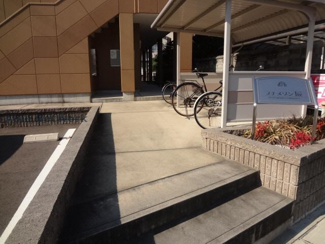 エントランス プチメゾン辰