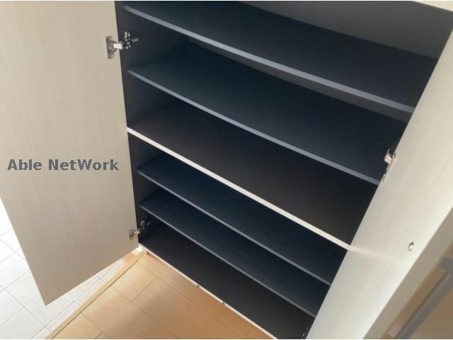 シューズボックス ローリエ（柏原町）