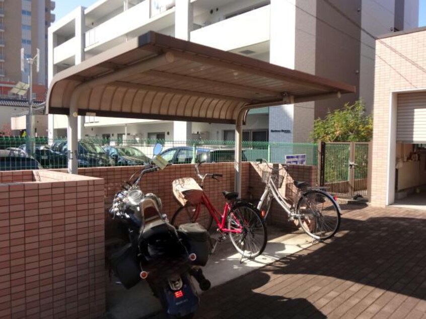 駐輪場 コンド・勝川