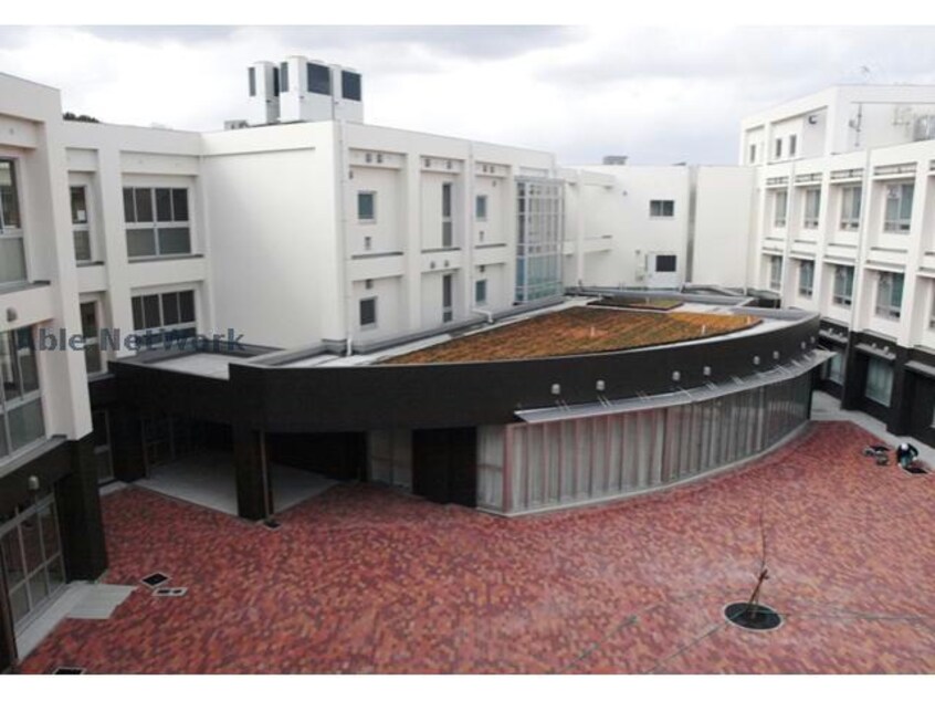 名古屋市立吉根中学校(中学校/中等教育学校)まで712m グラス　ウィン