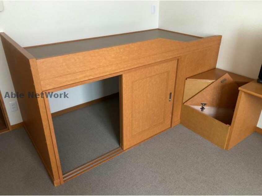 収納ベッド レオパレス味美ラディーパリンズ