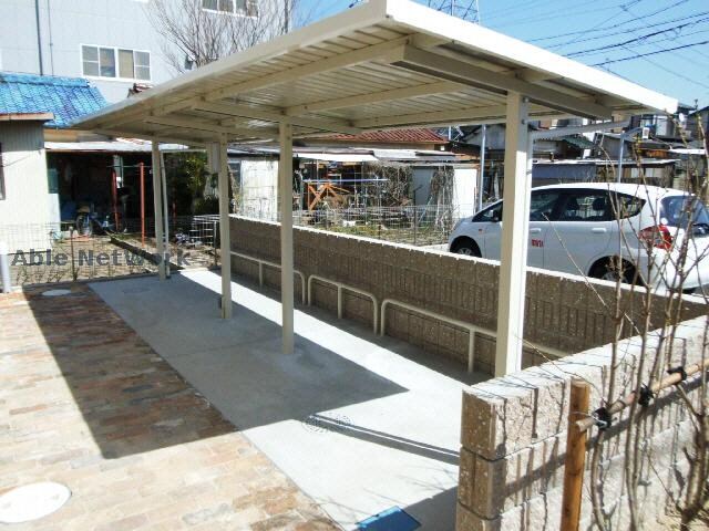 駐輪場 ウヴェルテュール