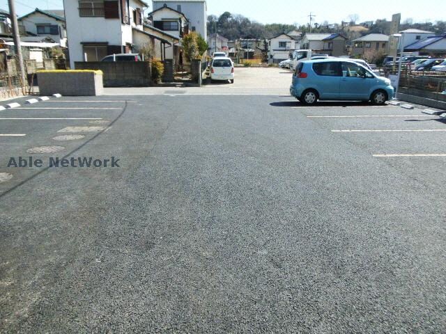 駐車場 ウヴェルテュール