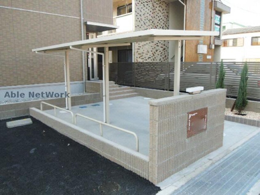 駐輪場 ジーニアル中田