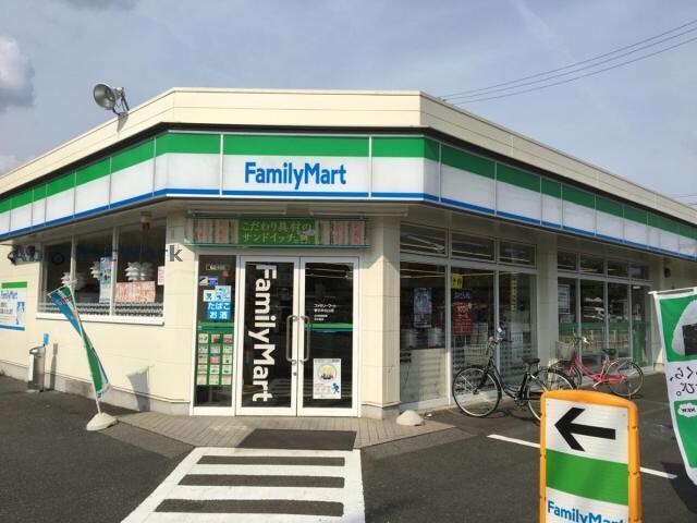 ファミリーマート春日井白山店(コンビニ)まで83m フラワー番地