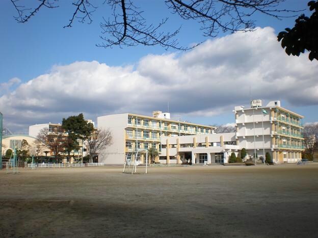 春日井市立東野小学校(小学校)まで587m フローラルコート