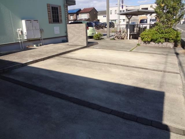 駐車場 ウエストヴィラヒカリ