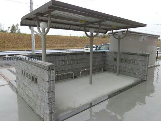 駐輪場 Pollux