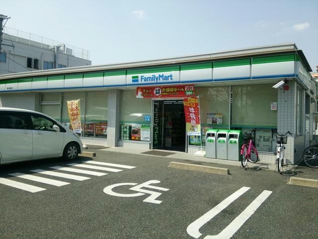 ファミリーマート朝宮公園前店(コンビニ)まで463m 高山町貸家（4-14-10）