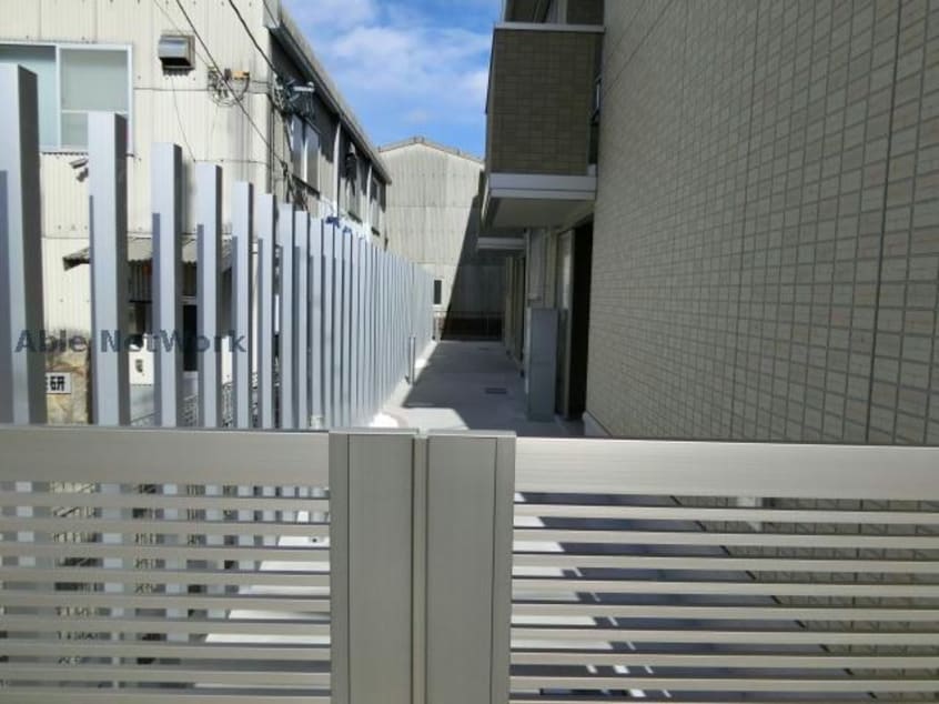 エントランス ガーネット雅