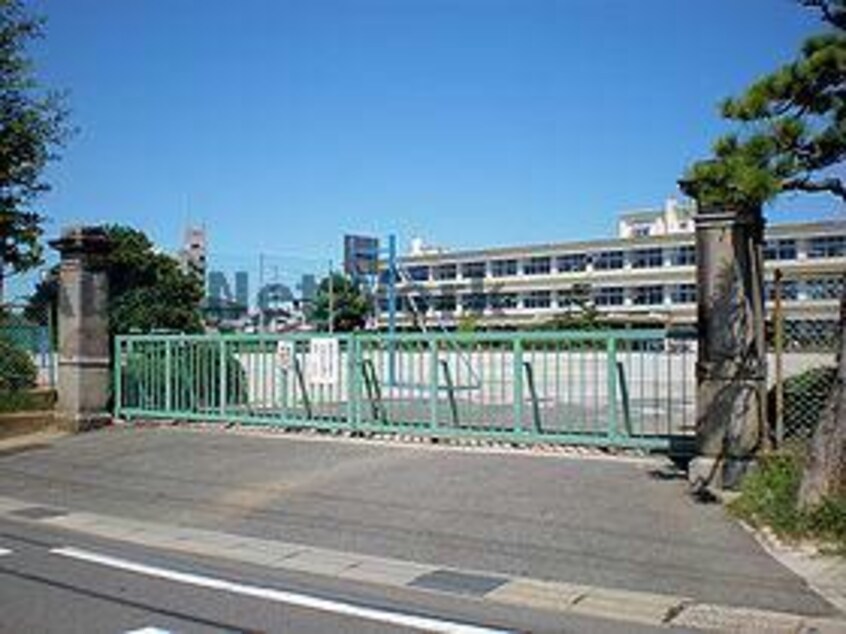 春日井市立山王小学校(小学校)まで1987m 戸建貸家（御幸町３）
