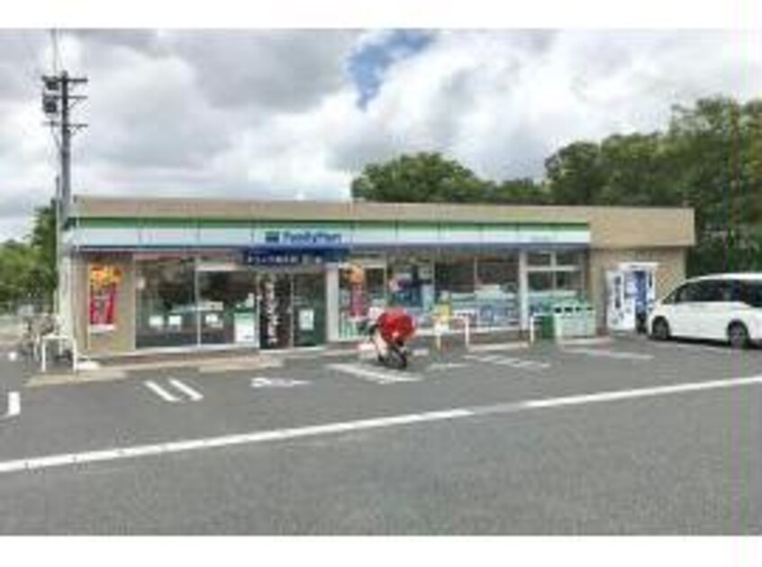 ファミリーマート春日井上条六丁目店(コンビニ)まで450m ココメロ