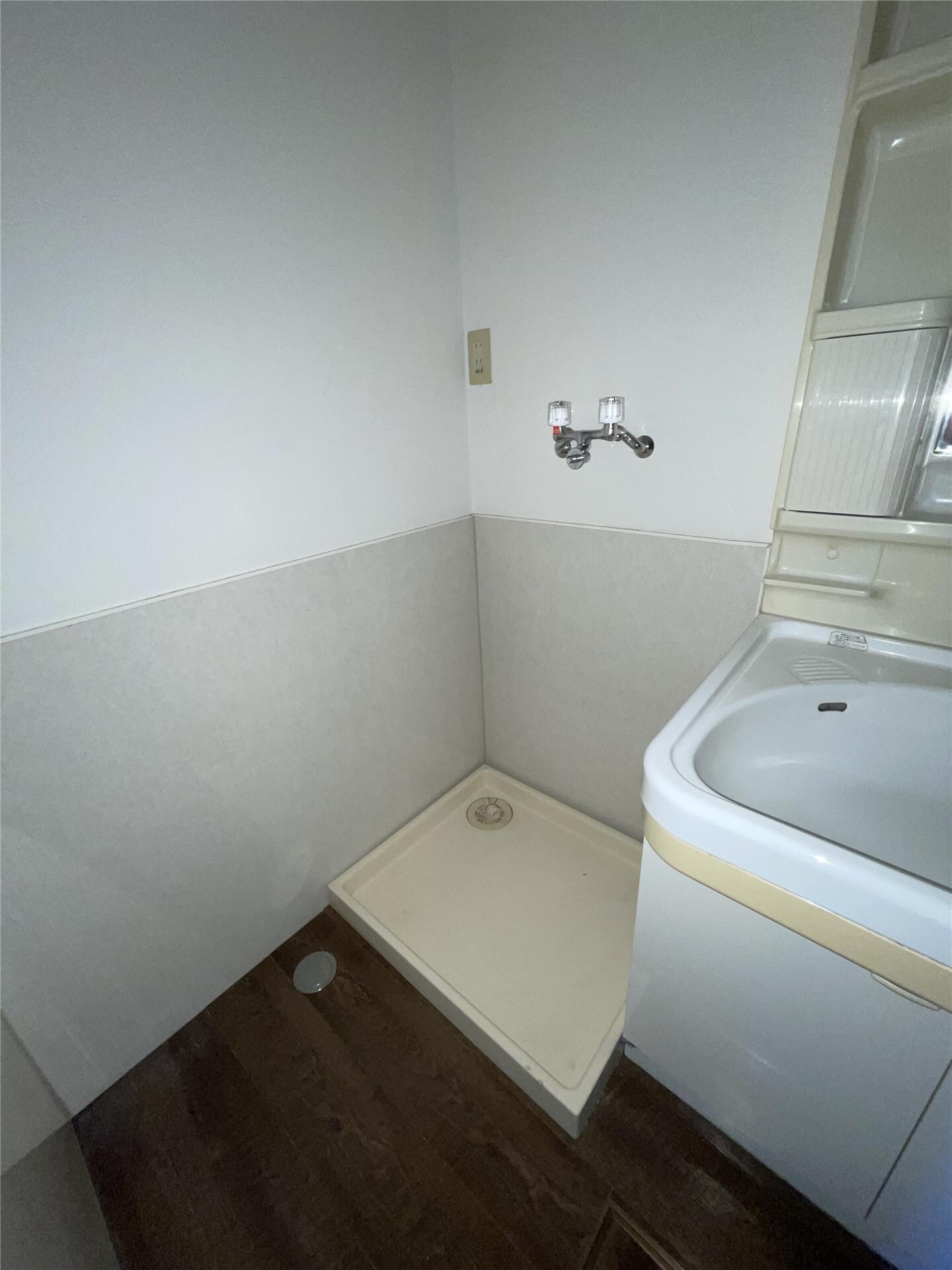 洗濯機置き場 パレス アザレア