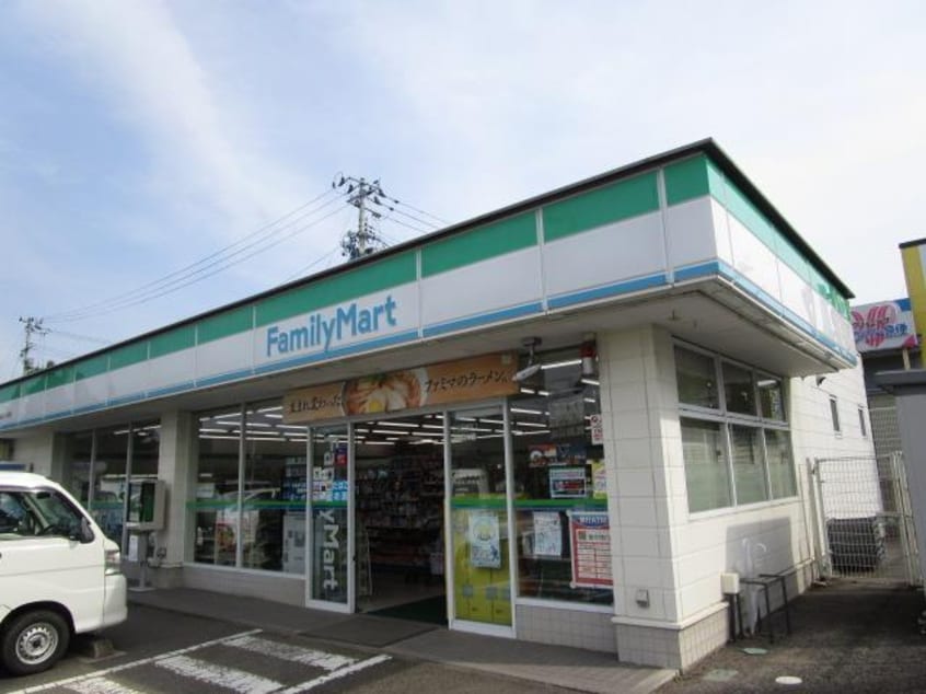 ファミリーマート福島松川美郷店(コンビニ)まで646m スカイガーデンI