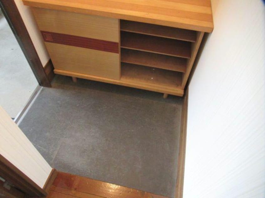 玄関 東北本線/郡山駅 バス15分勝木沢・南東北病院下車:停歩10分 2階 築33年