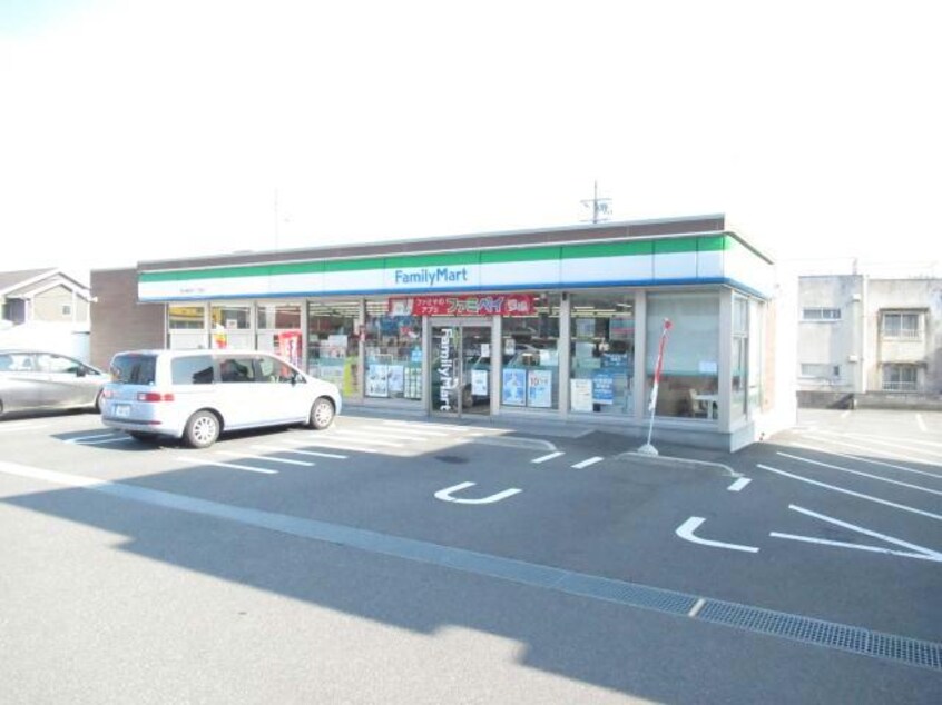 ファミリーマート郡山鶴見坦二丁目店(コンビニ)まで352m 東北新幹線（東北地方）/郡山駅 バス15分鶴見坦交差点下車:停歩1分 2階 築31年