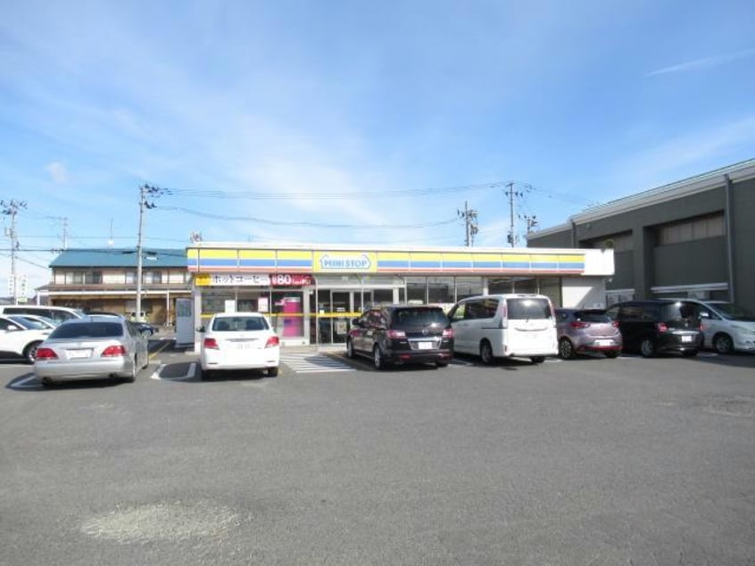 ミニストップ郡山喜久田店(コンビニ)まで720m 東北新幹線（東北地方）/郡山駅 バス25分東原下車:停歩2分 2階 築7年