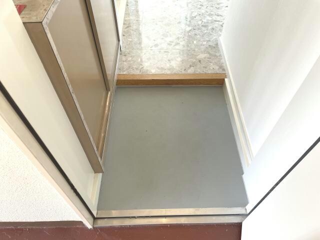 玄関 東北新幹線（東北地方）/郡山駅 バス19分桑野二丁目下車:停歩7分 3階 築31年