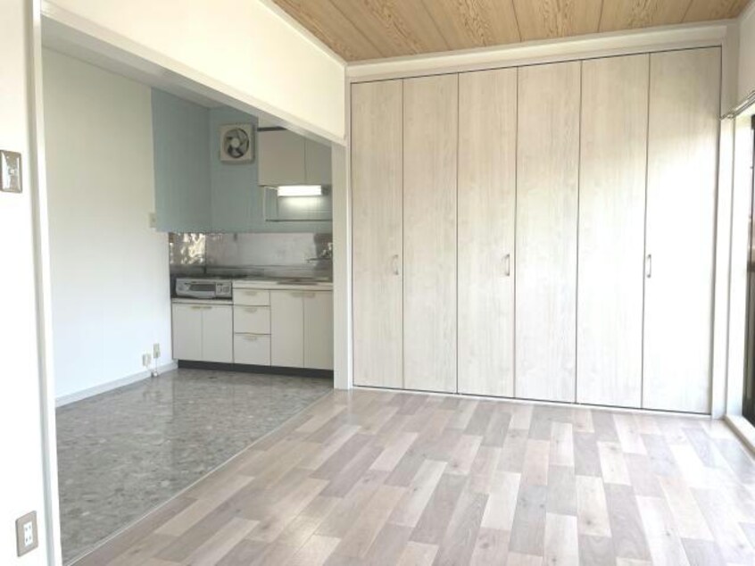 リビング 東北新幹線（東北地方）/郡山駅 バス19分桑野二丁目下車:停歩7分 3階 築31年