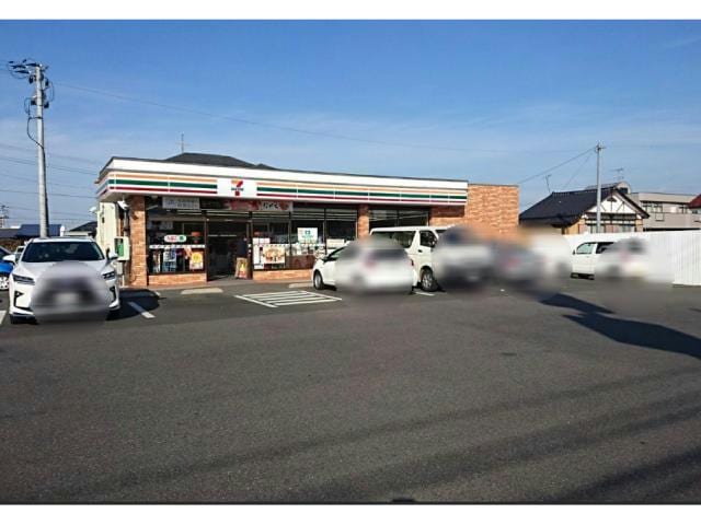 セブンイレブン郡山三中前店(コンビニ)まで849m 東北本線/郡山駅 徒歩37分 2階 築2年