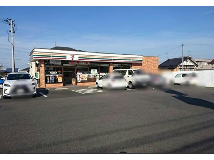セブンイレブン郡山三中前店(コンビニ)まで849m 東北本線/郡山駅 徒歩37分 2階 築2年