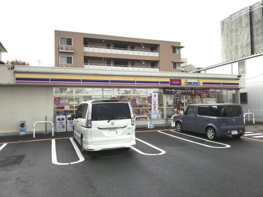 ミニストップ郡山麓山店(コンビニ)まで323m 東北本線/郡山駅 徒歩30分 1-2階 建築中