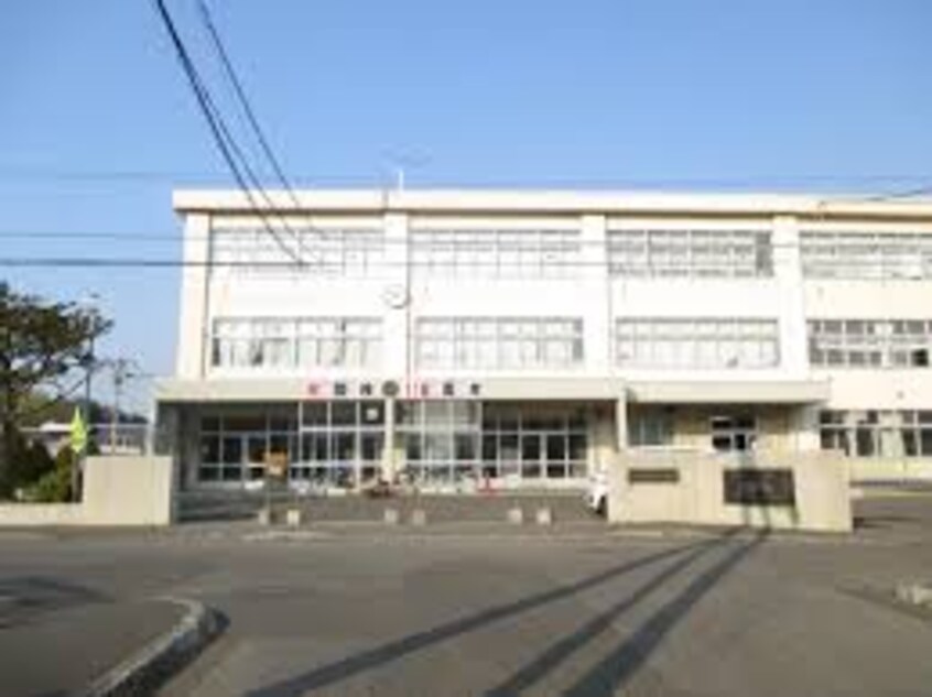 札幌市立鴻城小学校(小学校)まで1315m パティオス南あいの里