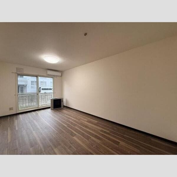  トライアングルコート