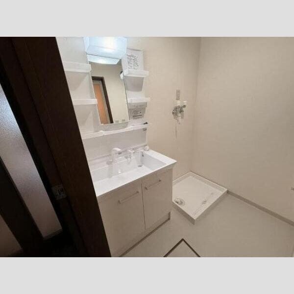  トライアングルコート