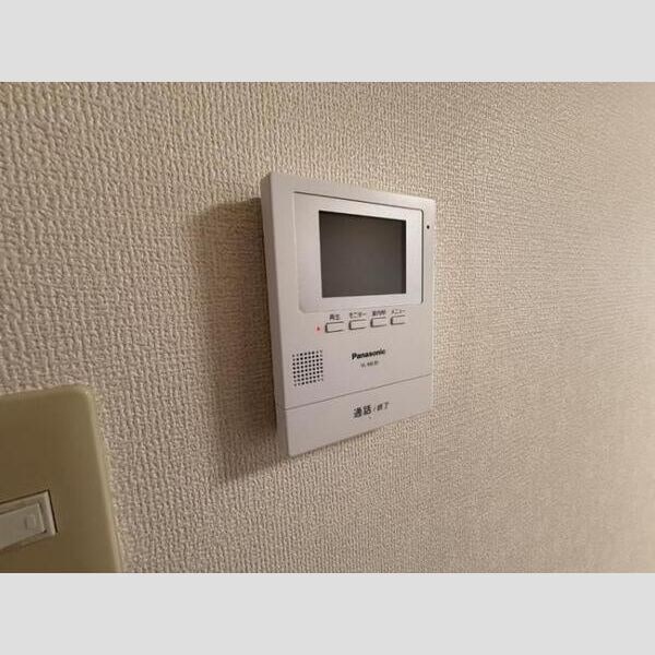  トライアングルコート